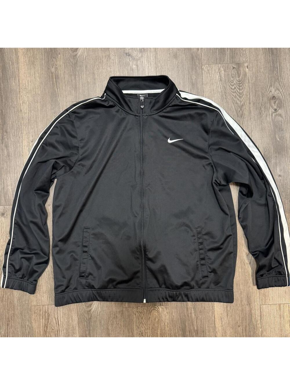Nike Men's Black and Grey Jacket